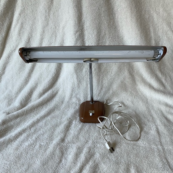 Vintage MCM Underwriters Laboratories Portable Desk‎ Lamp - Picture 1 of 5